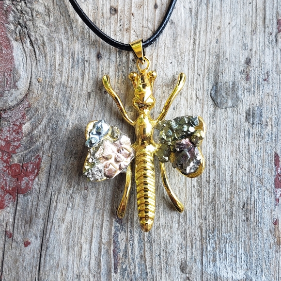 Bismuth Dragonfly pendant Necklace - Picture 3 of 9